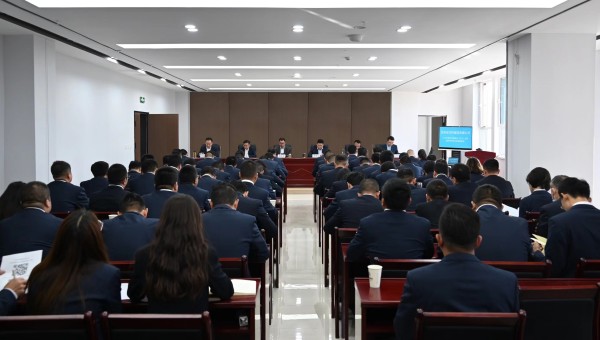 10月14日，交科公司召開2023年安委會(huì)（擴(kuò)大）會(huì)議暨項(xiàng)目綜合檢查通報(bào)會(huì)。會(huì)議傳達(dá)學(xué)習(xí)了2023年甘肅省第四次安委會(huì)擴(kuò)大會(huì)議精神等內(nèi)容，對(duì)公司上階段安全生產(chǎn)工作進(jìn)行了全面總結(jié)，對(duì)下階段安全生產(chǎn)工作進(jìn)